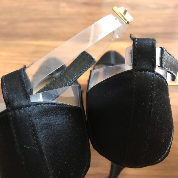 Black satin “Origami” pumps with platform US5/EU35 - Picture 13 of 13